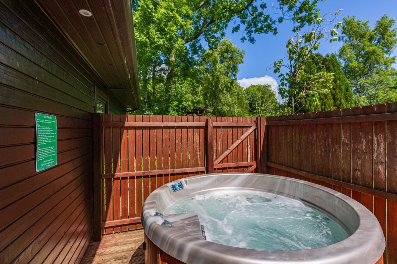 Birch Lodge 20 With Hot Tub Newton Stewart Exterior foto